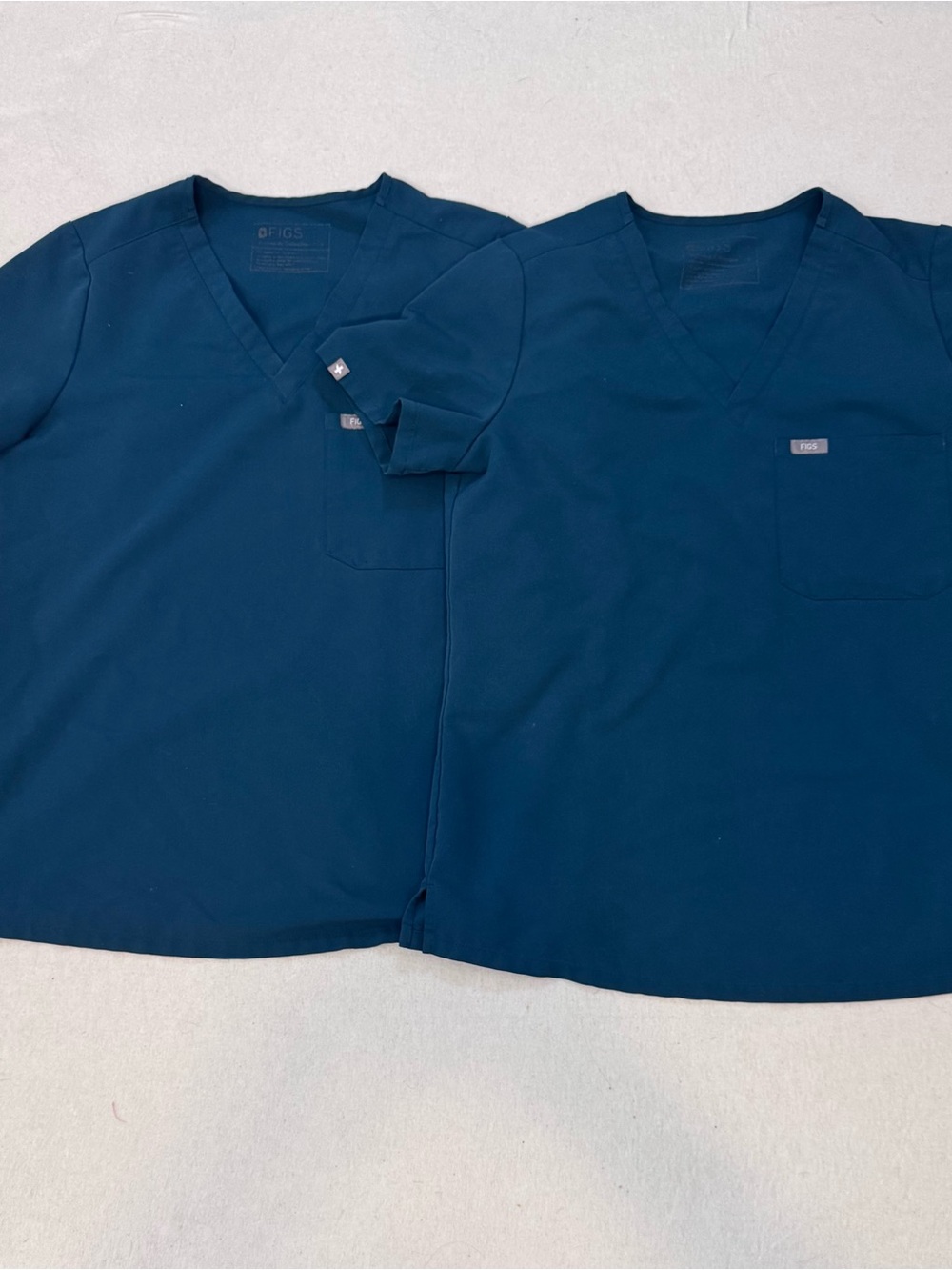 FIGS Women’s V-Neck Scrub Tops Teal Green Utility Workwear Nurse Small